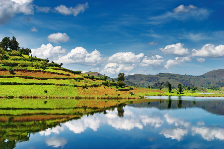 solo travel uganda reddit